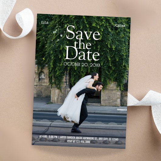 Moderne leuke fototrouwdag save the date