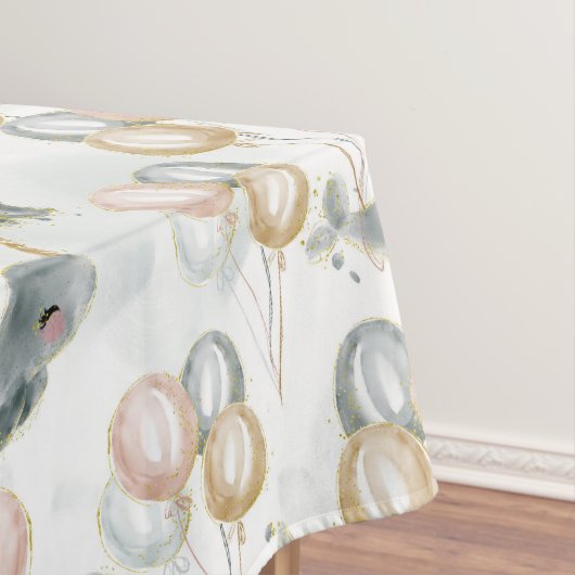 Moderne Leuke Pastel Whimsical Whale Balloon Party Tafelkleed (Voorbeeld)