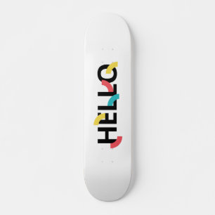 Moderne, leuke, speelrijke, kleurrijke vormgeving persoonlijk skateboard