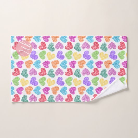 Moderne Levendige Regenboog Doodle Harten Monogram Handdoek (Handdoek)