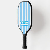 Moderne lichtblauwe gestreepte aangepaste naam pickleball paddle (Links)