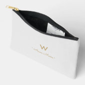 Moderne Lichtgrijze Gouden Script Monogram Etui (Open)