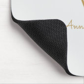 Moderne Lichtgrijze Gouden Script Monogram Muismat (Hoek)