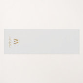 Moderne Lichtgrijze Gouden Script Monogram Yogamat (Voorkant (horizontaal))