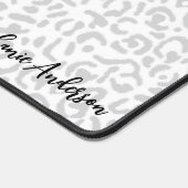 Moderne Lichtgrijze Leopard Dierenprint Naam Bureaumat (Hoek)