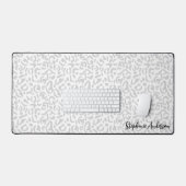 Moderne Lichtgrijze Leopard Dierenprint Naam Bureaumat (Keyboard & Muis)