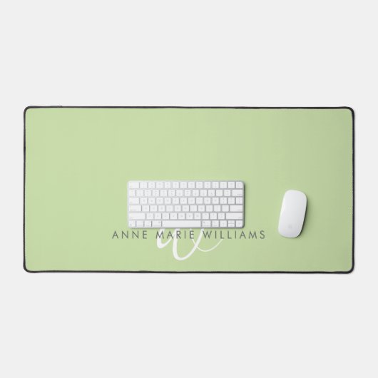 Moderne lichtgroene witte script monogram bureaumat (Keyboard & Muis)