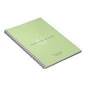 Moderne Lichtgroene Witte Script Monogram Notitieboek (Rechterzijde)