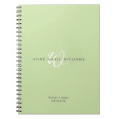 Moderne Lichtgroene Witte Script Monogram Notitieboek (Voorkant)