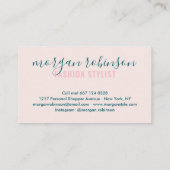 Moderne lichtroze mode stylist script handtekening visitekaartje (Achterkant)