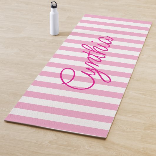 Moderne lichtroze streep gepersonaliseerd yogamat (In situ)