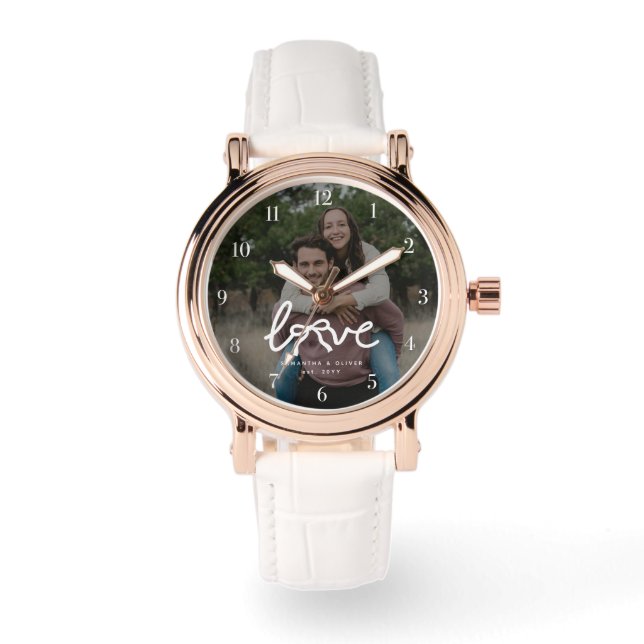 Moderne Liefde Boog Typografie Koppel Aangepaste F Horloge (Voorkant)
