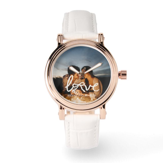 Moderne Liefde Boog Typografie Koppel Aangepaste F Horloge (Voorkant)