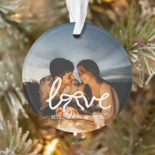 Moderne liefde boog typografie koppel aangepaste f ornament