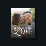 Moderne liefde op maat gemaakte trouwfoto koppels  canvas afdruk<br><div class="desc">Maak van je favoriete trouw- of verlovingsfoto een prachtig kunstwerk voor aan de muur met deze Modern Love Custom Wedding Photo Couples Monogram Canvasprint. Ontworpen met strakke lijnen, zachte moderne typografie en een verfijnd monogram, verandert dit canvas je speciale moment in een betekenisvol decoratiestuk dat elegant, intiem en altijd stijlvol...</div>