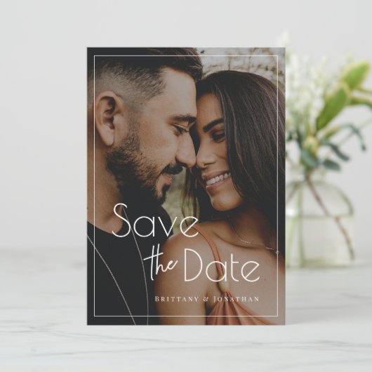 Moderne liefdesfoto Save the Date Minimalist Elega (Staand voorkant)