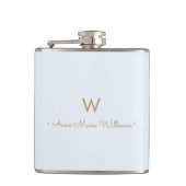 Moderne Light Dusty Blue Gold Script-monogram Heupfles (Voorkant)