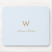 Moderne Light Dusty Blue Gold Script-monogram Muismat (Voorkant)