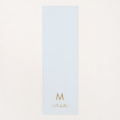 Moderne Light Dusty Blue Gold Script-monogram Yogamat (Voorkant)