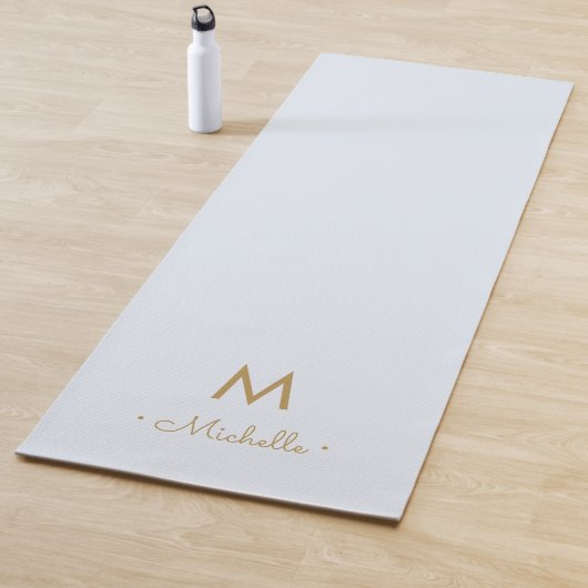 Moderne Light Dusty Blue Gold Script-monogram Yogamat (In situ)