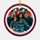 Moderne Lineart kerstboom op rode familie foto Keramisch Ornament (Voorkant)