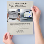 Moderne Logo Foto Professionele Zakelijke Flyer (Hand)