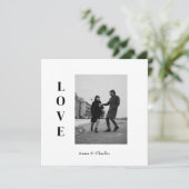 Moderne LOVE Foto Save the Date Kaart (Staand voorkant)