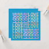 Moderne "LOVE" Typografie op Electric Blue Kaart (Voorkant / Achterkant in situ)