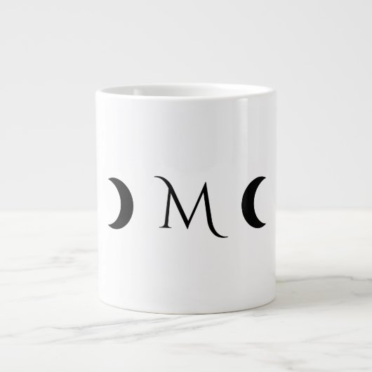 Moderne maan wit en zwart monogram grote koffiekop (Voorkant)