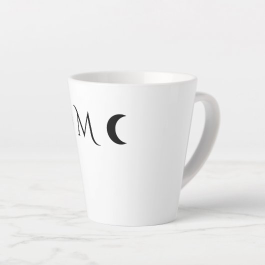 Moderne maan wit en zwart monogram latte mok (Rechterhoek)
