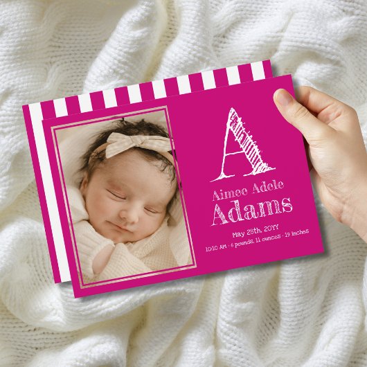 Moderne Magenta Monogram Geboortestatistieken Foto Aankondiging