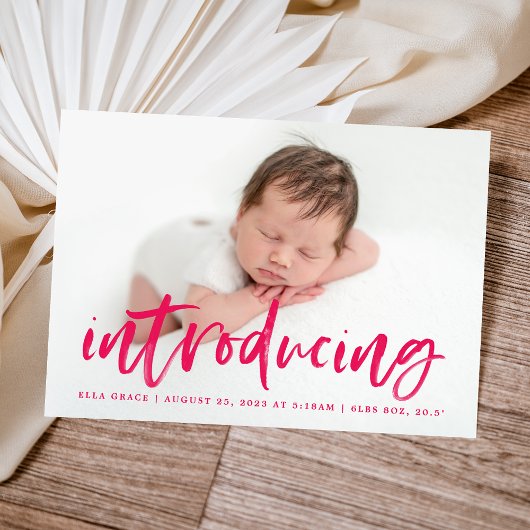 Moderne Magenta Script Introductie Foto Geboorte Aankondiging