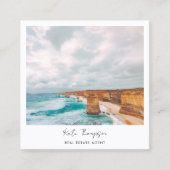 Moderne makelaar strand oceaan fotoscript vierkante visitekaartje (Voorkant)