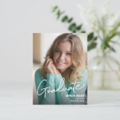 Moderne Manuscript Gepersonaliseerd Afstuderen Fot Aankondigingskaart (Staand voorkant)