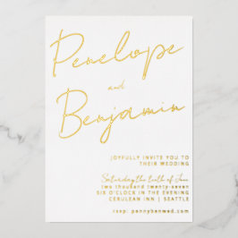 Moderne Manuscript Handwriting Gold en White Weddi Folie Uitnodiging