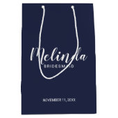 Moderne Manuscript Navy Blue Personalized Bridesma Medium Cadeauzakje (Voorkant)