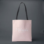 Moderne Manuscript Persoonlijke Bridesmaids Tote Bag<br><div class="desc">Modern Script Gepersonaliseerde bruidsmeisjes Canvas tas met gepersonaliseerde bruidsmeisjes naam in wit modern script lettertype stijl met titel en trouwdatum in modern sans serif lettertype stijl op blush roze achtergrond. Ook perfect voor Maid of Honor,  Bloemenmeisje,  Moeder van de Bruid en meer.</div>