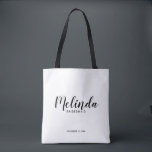Moderne Manuscript Persoonlijke Bridesmaids Tote Bag<br><div class="desc">De moderne Canvas tas van Bridesmaids van het Manuscript Gepersonaliseerde Bridesmaids met de naam van de gepersonaliseerde bridesmaid in zwarte moderne manuscriptdoopvontstijl met titel en trouwdatum in moderne sans serif doopvontstijl op witte achtergrond. Ook perfect voor Maid of Honor,  Bloemenmeisje,  moeder van de Bride en nog veel meer.</div>