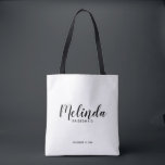 Moderne Manuscript Persoonlijke Bridesmaids Tote Bag<br><div class="desc">De moderne Canvas tas van Bridesmaids van het Manuscript Gepersonaliseerde Bridesmaids met de naam van de gepersonaliseerde bridesmaid in zwarte moderne manuscriptdoopvontstijl met titel en trouwdatum in moderne sans serif doopvontstijl op witte achtergrond. Ook perfect voor Maid of Honor, Bloemenmeisje, moeder van de Bride en nog veel meer.</div>