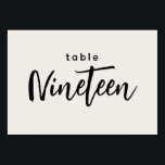 Moderne Manuscript Tabel 19 Negentien Off-White We Kaart<br><div class="desc">Moderne Lijst van het Manuscript Negentien van het Witte Wedden of Dinner Party het Aantal van de Lijst. 19 wordt uitgeschreven in een trendy chic met de hand geschreven doopvont. De achtergrondkleur van dit lijstaantal is kleur editable, enkel klik de pas verdere knoop aan om het even welke kleur te...</div>
