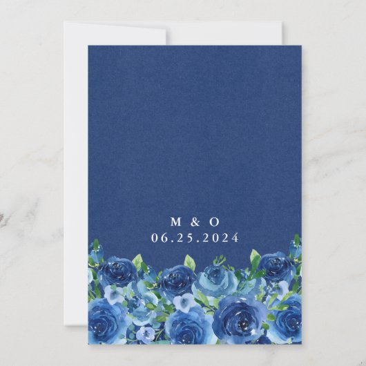 Moderne Marine Blauw Bloemen Bruiloft Uitnodiging (Achterkant)