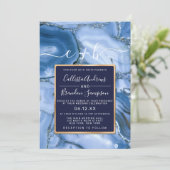 Moderne Marine Blauwe Marmeren Agaat Monogram Huwe Kaart (Staand voorkant)