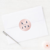 Moderne Marine Blush Monogram bruiloft gunst dank Ronde Sticker (Envelop)