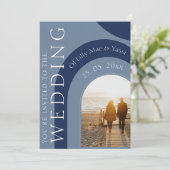 Moderne marine en stoffige blauwe boog foto bruilo kaart (Staand voorkant)