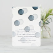 Moderne Marine Grijze Dot Patroon Huwelijksuitnodi Kaart (Staand voorkant)