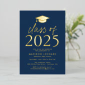 Moderne Marine Klasse van 2025 Graduation Party Folie Uitnodiging (Staand Voorkant)