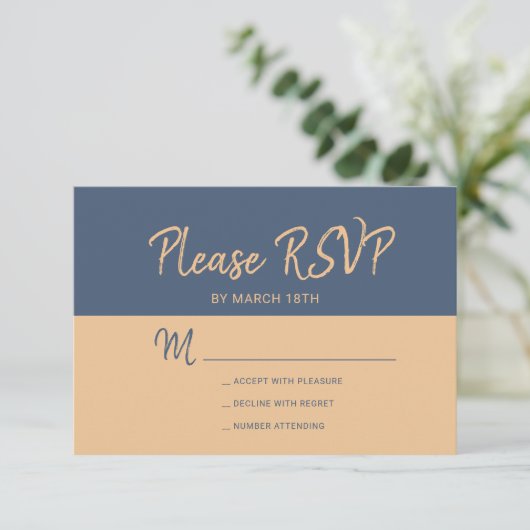 Moderne marine koper trendy typografie bruiloft rs RSVP kaartje (Staand voorkant)