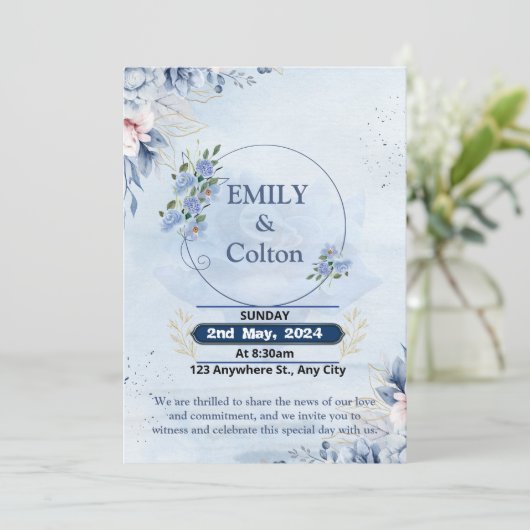 Moderne Marine & Lichtblauwe Bloemen Uitnodiging (Staand voorkant)