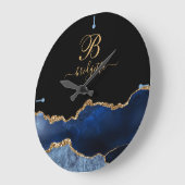 Moderne marineblauw-goudgegeode monogram groot C Grote Klok (Hoek)