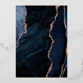 Moderne marineblauw Roos goudbruistoezegging Folie Uitnodiging (Achterkant)